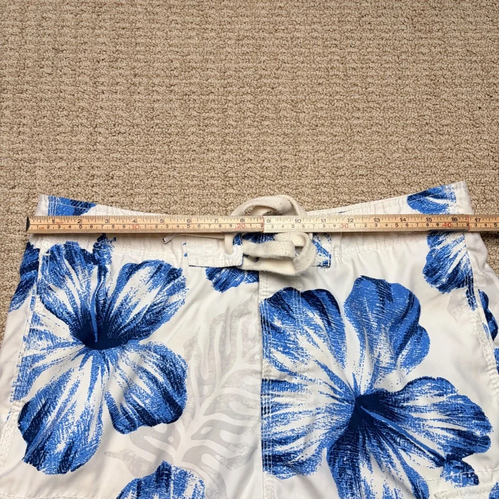 Y2K Abercrombie & Fitch Mens M Blue White Hibiscus Floral Cargo Board Shorts